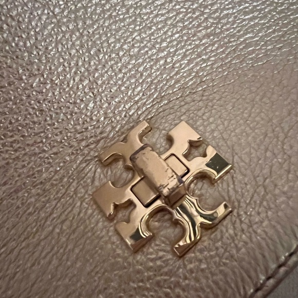 Tory Burch Gold Crossbody Clutch with Gold Chain - Picture 2 of 3